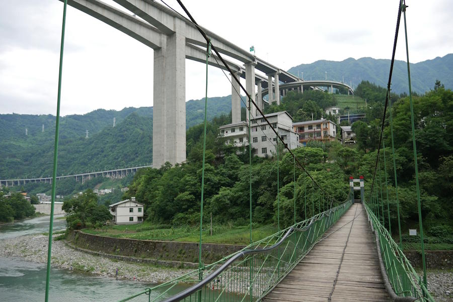 eschrenhefootbridge2.jpg